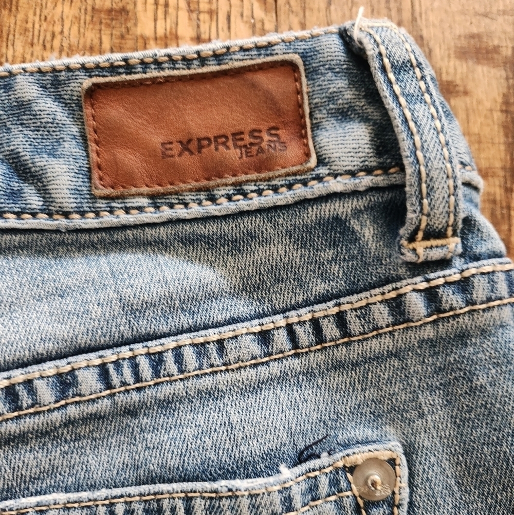 Express Jean Shorts - Picture 5 of 8